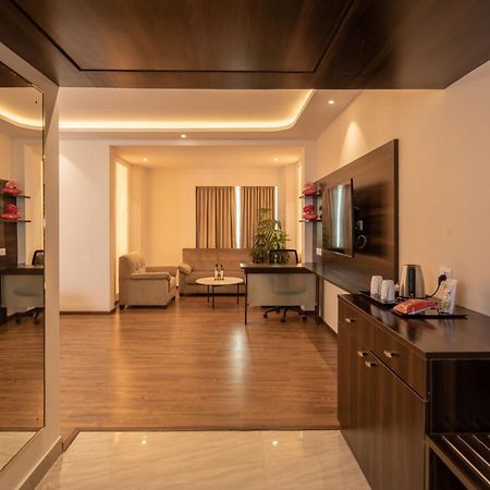 Goldfinch Hotel Bangalore Exterior foto