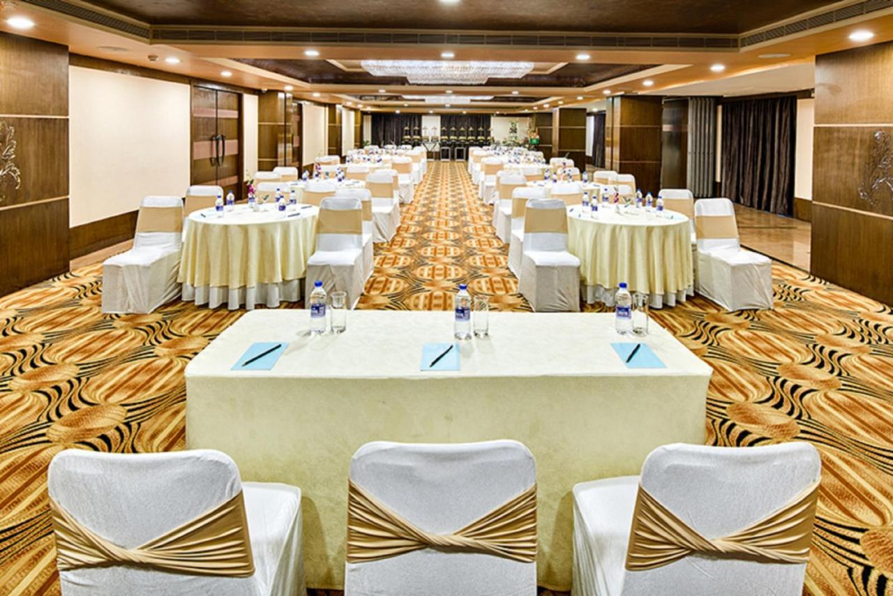 Goldfinch Hotel Bangalore Exterior foto