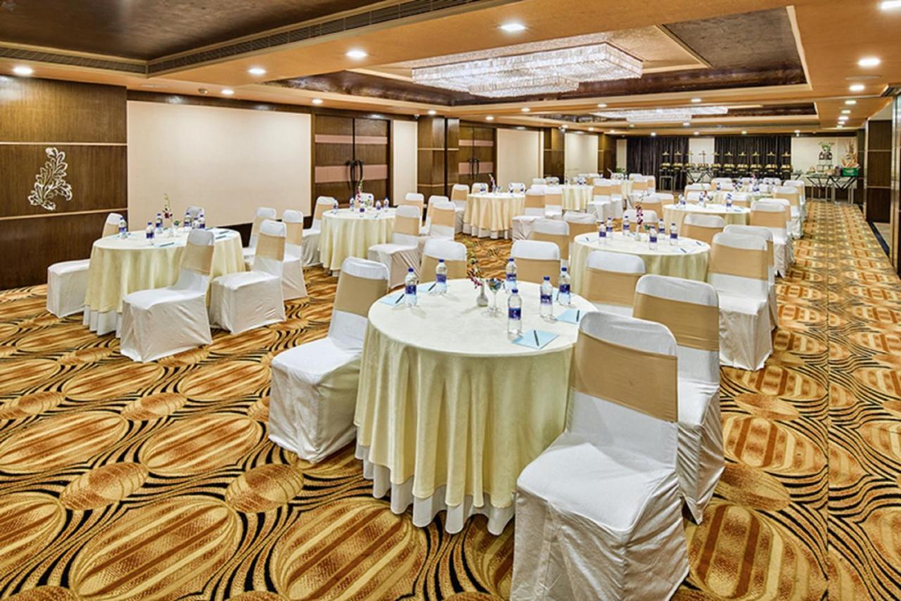 Goldfinch Hotel Bangalore Exterior foto
