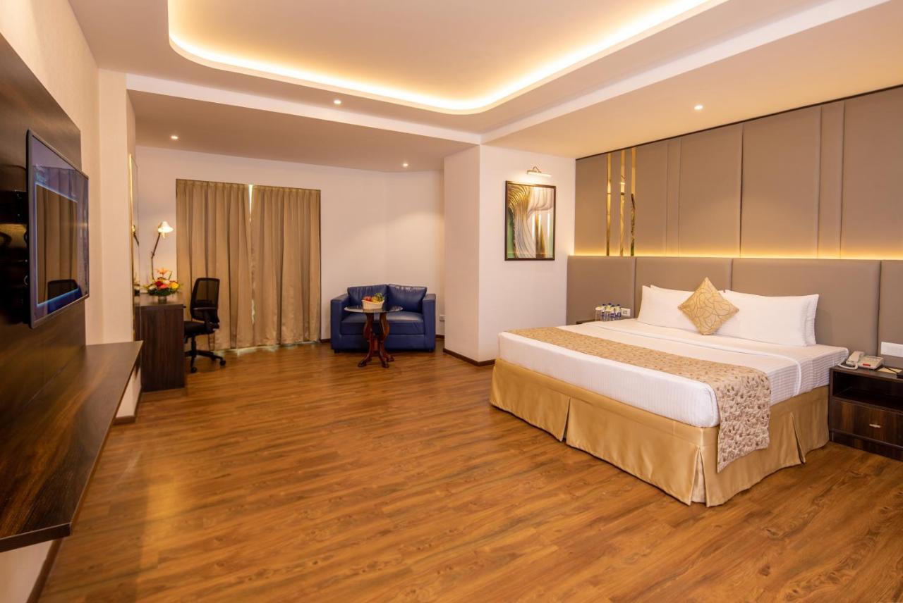 Goldfinch Hotel Bangalore Exterior foto