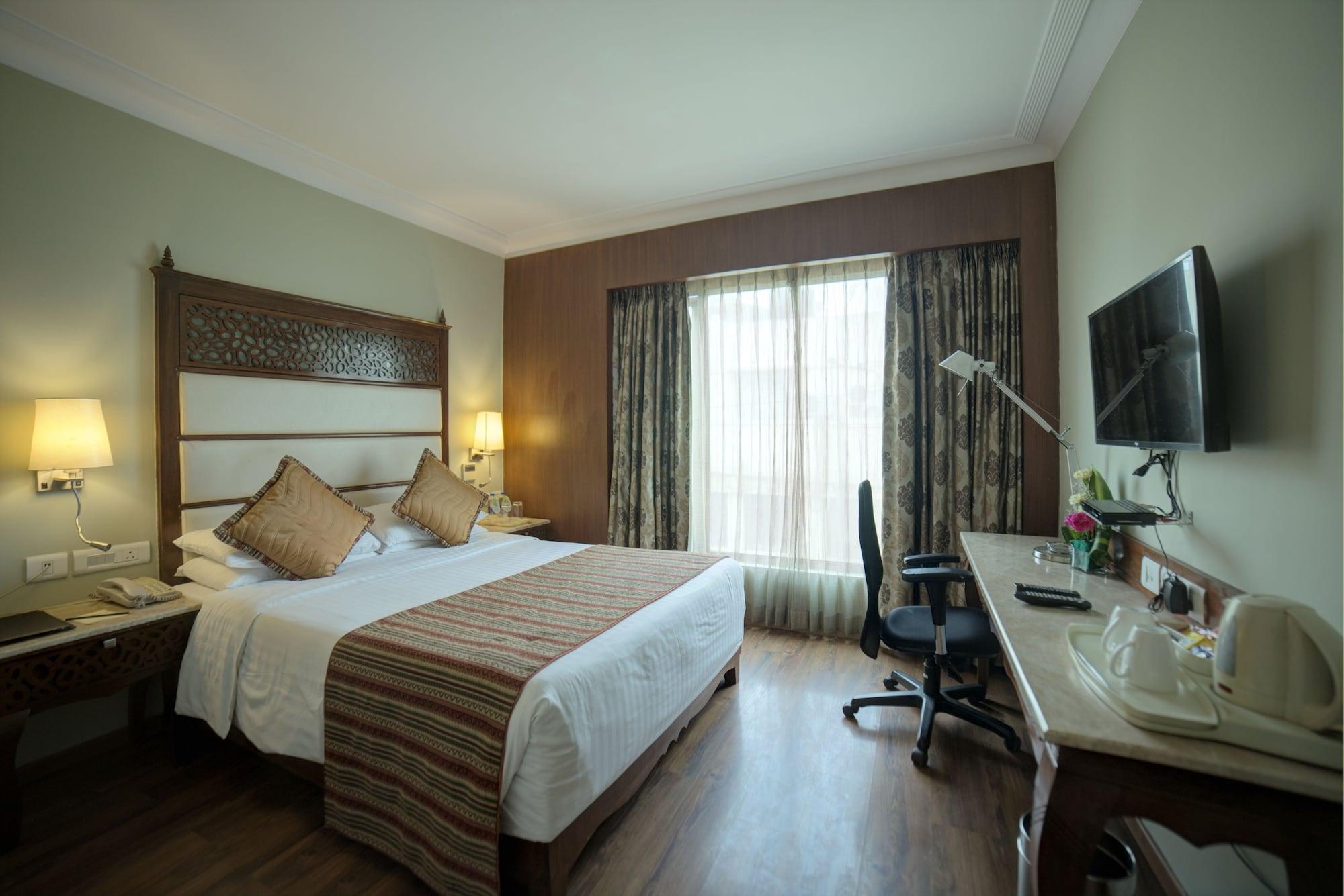 Goldfinch Hotel Bangalore Exterior foto