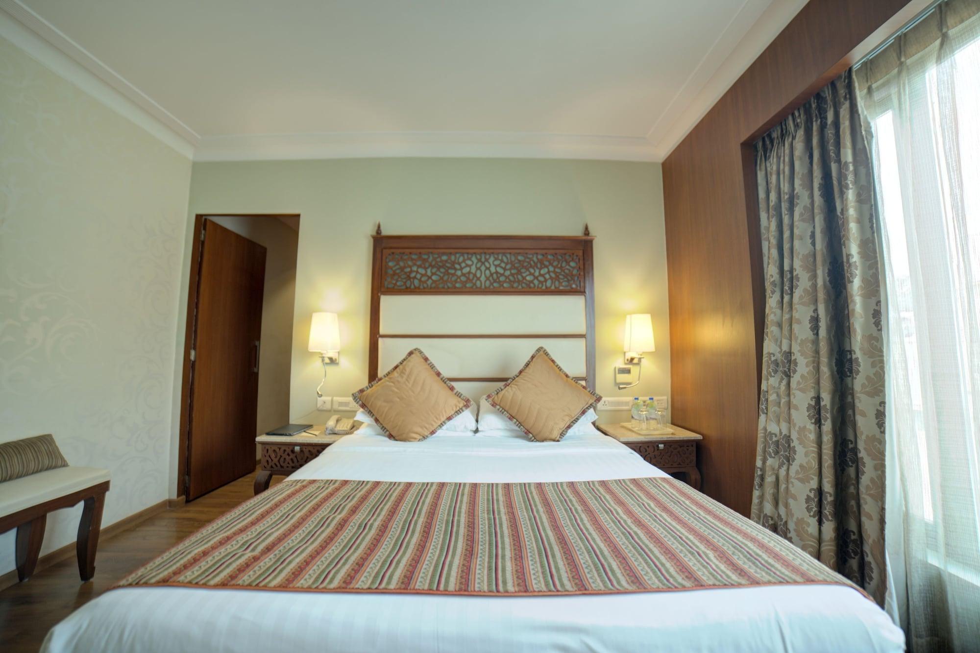Goldfinch Hotel Bangalore Exterior foto