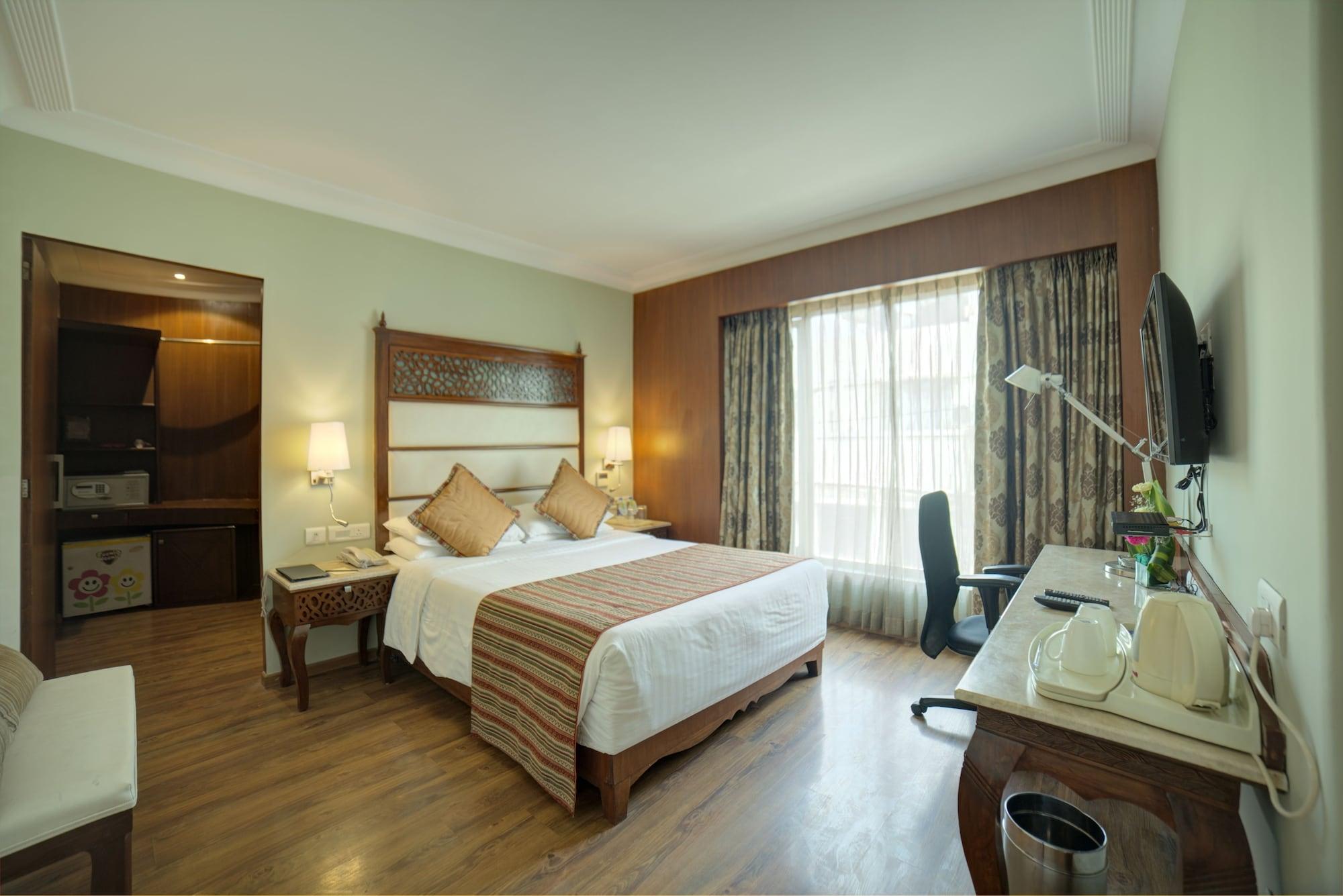 Goldfinch Hotel Bangalore Exterior foto