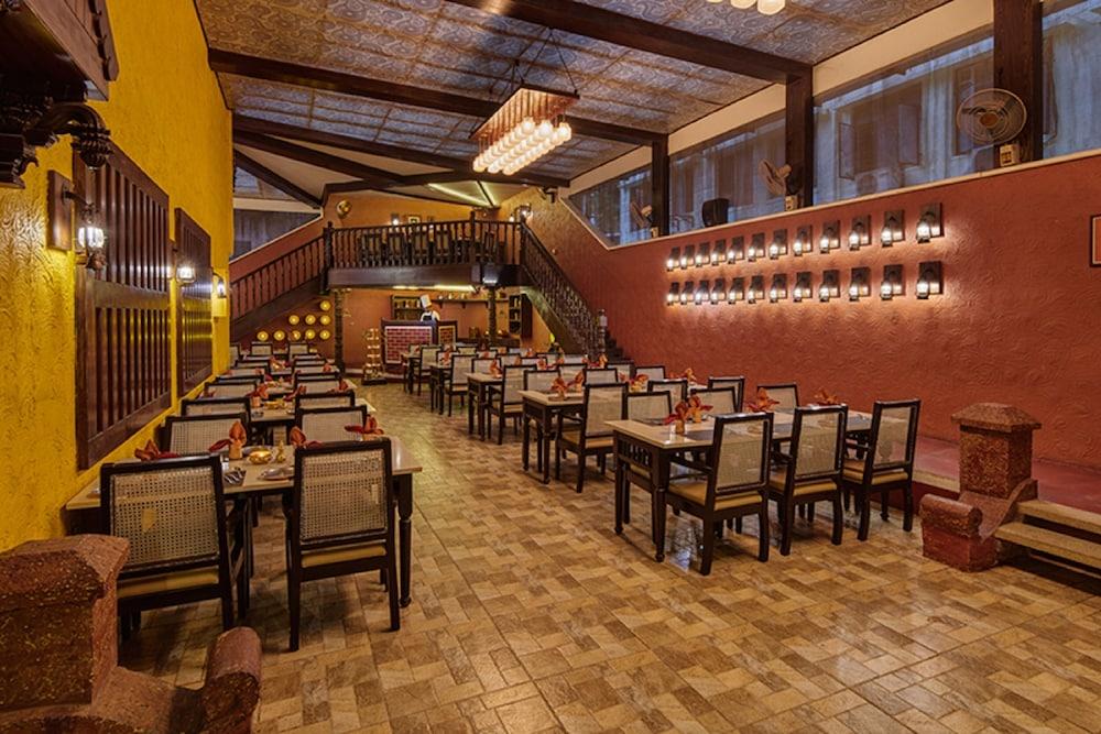 Goldfinch Hotel Bangalore Exterior foto