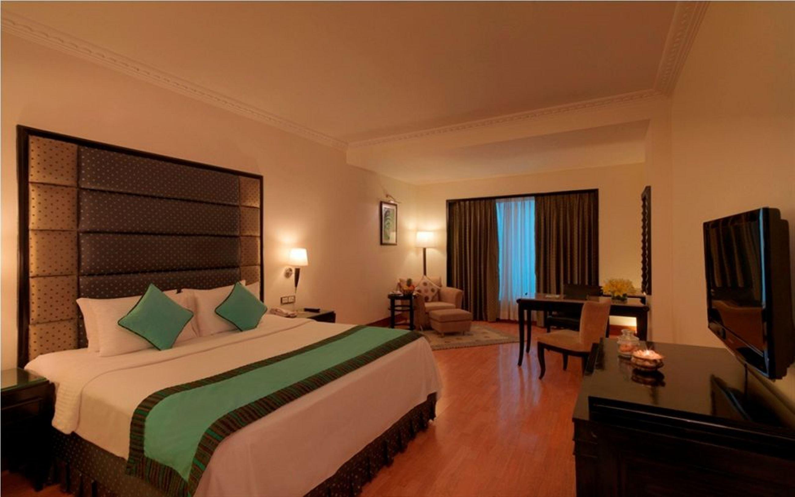 Goldfinch Hotel Bangalore Exterior foto